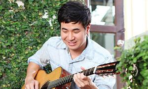 แสตมป์ อภิวัชร์ เอื้อถาวรสุข