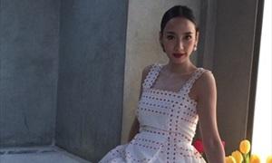 อั๊ยย่ะ! อั้ม พัชราภา โชว์เสียงร้องเพลงดาวกระดาษ